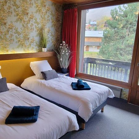 Hotel La Rua Albiez-Montrond Exterior photo